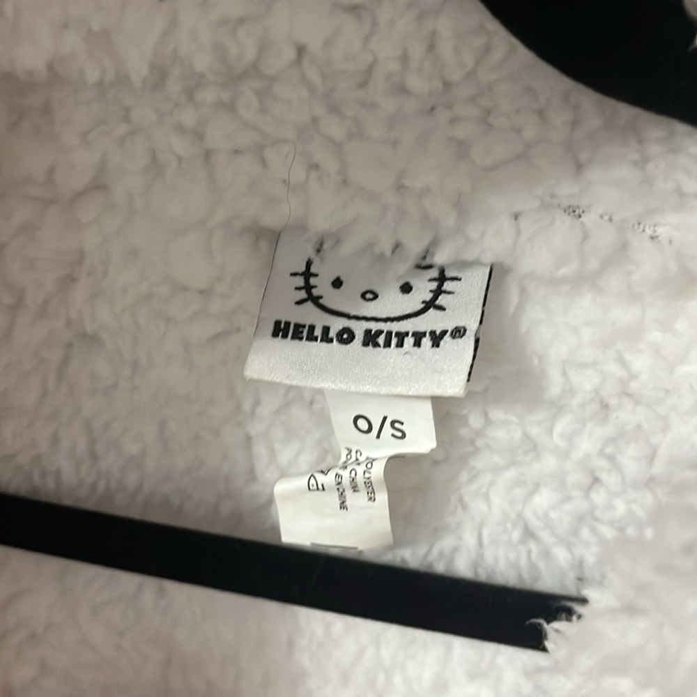 Hello Kitty Robe - Picture 5 of 6